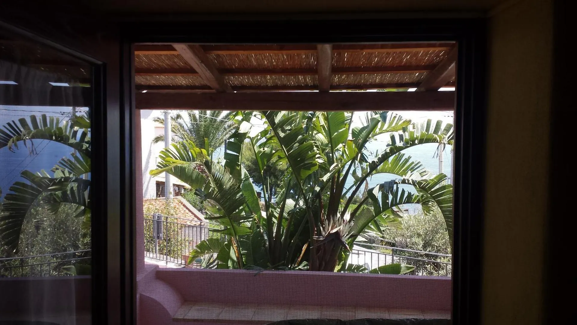 Salina Acroeoliano Monolocali In Villa Leni Italia